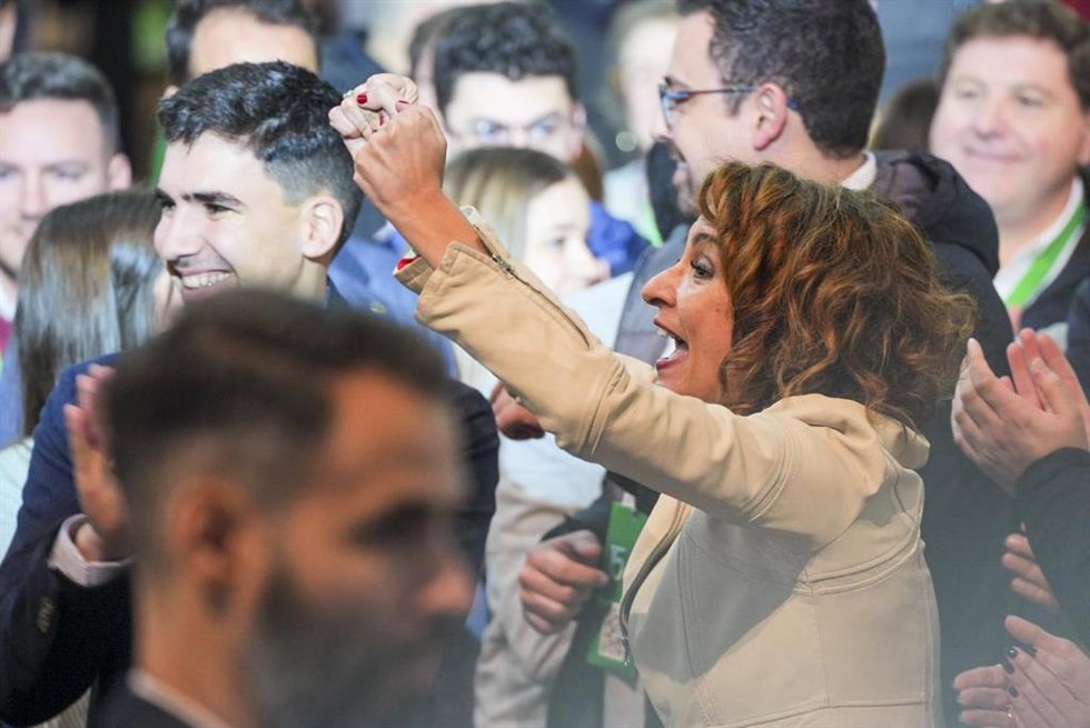 La secretaria general del PSOE-A, María Jesús Montero, durante la inauguración del XV Congreso del PSOE de Andalucía. A 22 de febrero de 2025 en Granada, Andalucía (España). Armilla acoge la primera jornada del XV Congreso del PSOE de Andalucía, un even