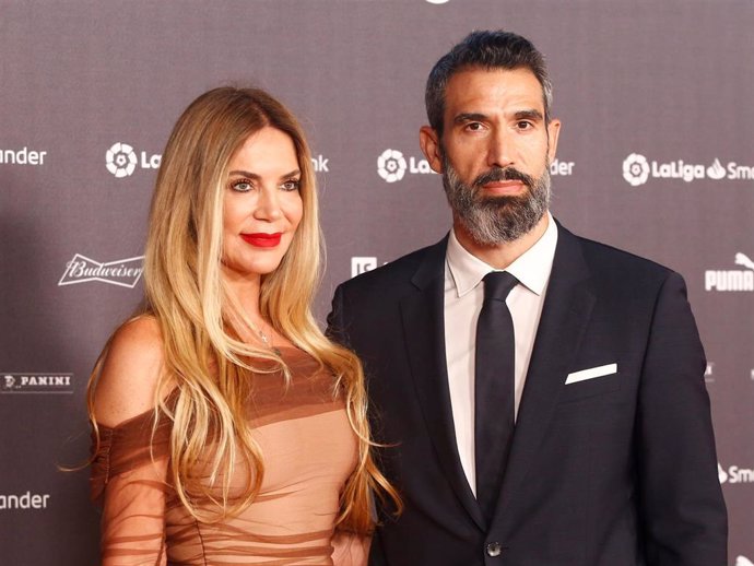 Archivo - Fernando Sanz e Ingrid Asensio asisten a  la Gala de Campeones de La Liga: temporada 2020-21 a 30 de Julio de 2021 en Madrid (España).