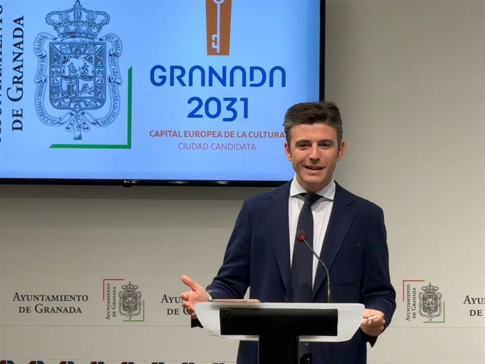 Archivo - El portavoz del gobierno local de Granada, Jorge Saavedra.