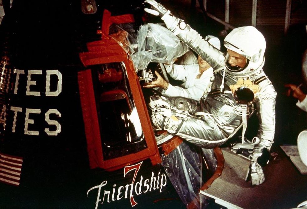 Archivo - La novela acompaña a seis astronautas