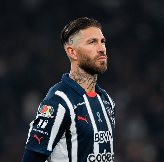 Sergio Ramos faz sua estreia vitoriosa como capitão do Rayados de Monterrey