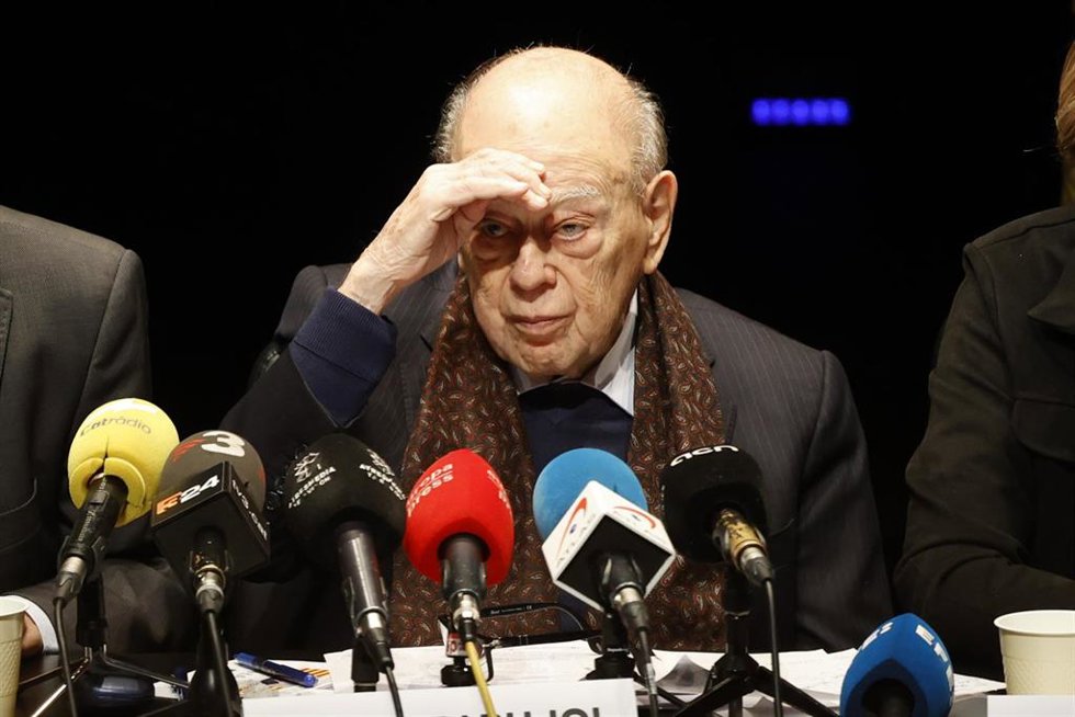 Archivo - El expresidente de la Generalitat de Catalunya Jordi Pujol interviene por videoconferencia durante un acto de homenaje al expresidente de la Generalitat Jordi Pujol