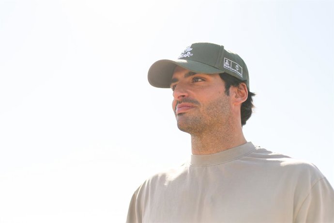 Archivo - Carlos Sainz Jr, portrait finish line, arrivee, during the Stage 12 of the Dakar 2024 on January 19, 2024 around Yanbu, Saudi Arabia - Photo Antonin Vincent / DPPI