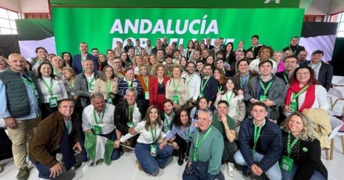 Imagen de los socialistas onubenses en el XV Congreso Regional del PSOE de Andalucía, celebrado en Armilla (Granada).