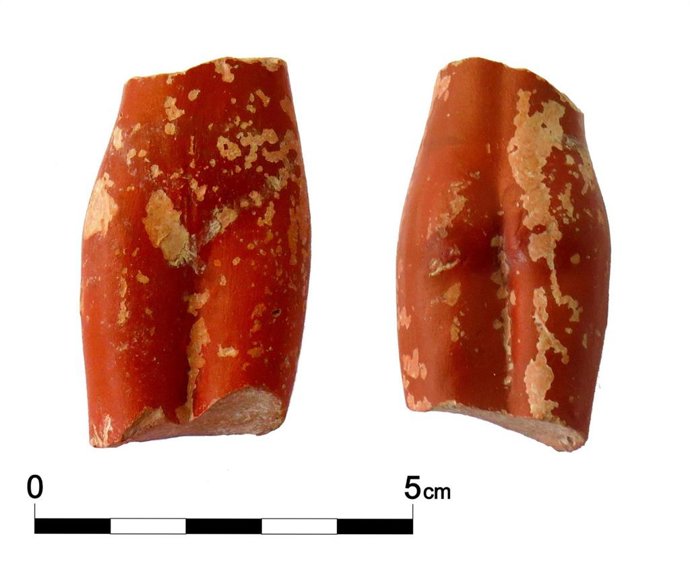 Fragmento de una estatuilla de la diosa egipcia Isis hallado en el yacimiento 'El Convento', en la localidad zaragozana de Mallén.