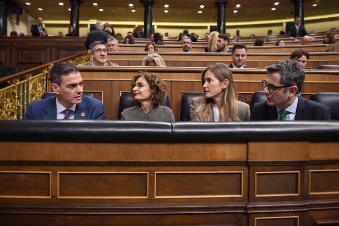 Archivo - El president del Govern central, Pedro Sánchez; la vice-presidenta primera, María Jesús Montero; la vice-presidenta tercera, Sara Aagesen, i el ministre per a la Presidència, Félix Bolaños