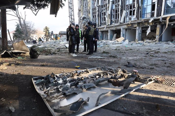 04 February 2025, Ukraine, Izium: Officers inspect the damage after a Russian ballistic missile attack. Photo: -/Ukrinform/dpa