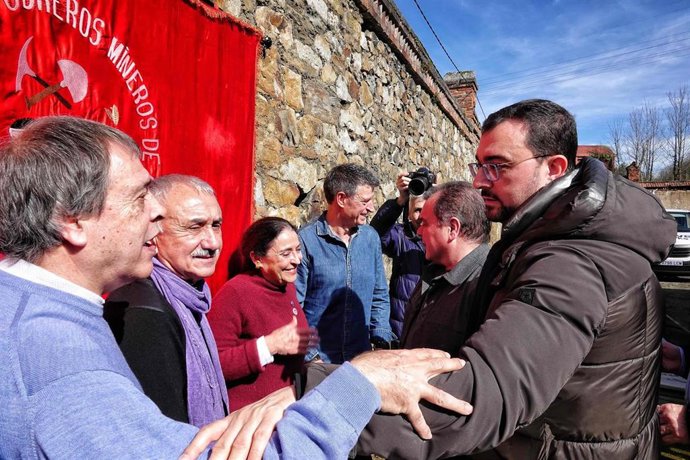 El secretario general de UGT, Pepe Álvarez y el presidente del Principado, Adrián Barbón, en Mieres.