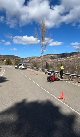 Punto de la A-1701 en Linares de Mora donde este domingo se ha producido un accidente de tráfico que deja tres motoristas heridos, dos de ellos de carácter grave y el tercero leve. Todos ellos han sido evacuados al Hospital Obispo Polanco de Teruel.
