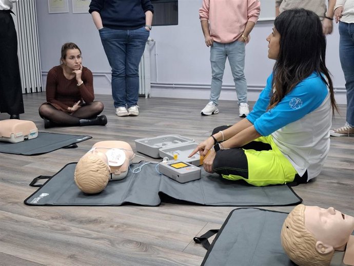 La Comunidad de Madrid forma en reanimación cardiopulmonar y atragantamientos a más de 2.000 nuevos maestros de Primaria