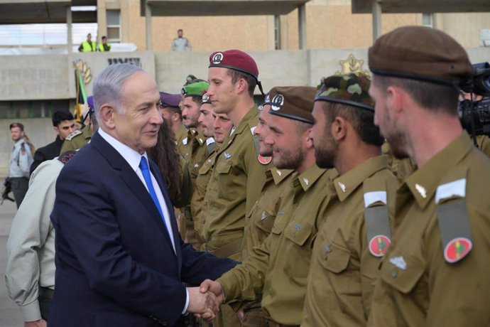 Archivo - March 7, 2024, Mitzpe Ramon, Israel: Israeli Prime Minister BENJAMIN NETANYAHU, Minister of Defense Yoav Gallant and IDF Chief of the General Staff, Lieutenant General, Herzi Halevi partake in the IDF Combat Officers Course graduation ceremony a