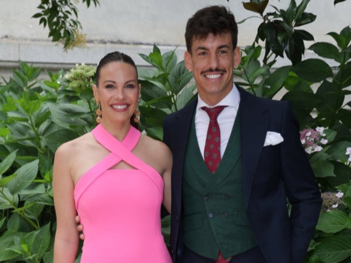 Jessica Bueno y Luitingo en la boda de Ana Moya y Diego Conde en la Iglesia de Santa Barbará a 29 de Junio de 2024 en Madrid (España).