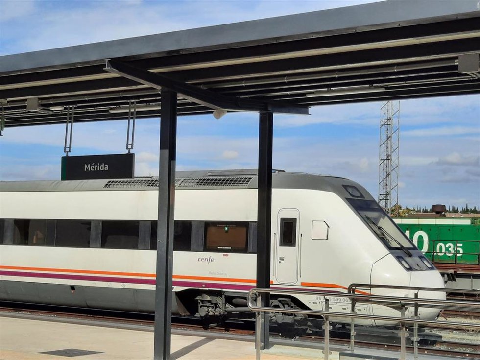 Archivo - Tren