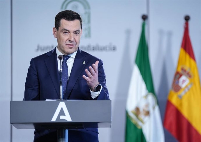 El presidente de la Junta de Andalucía, Juanma Moreno, interviene   durante la presentación del Proyecto CREA. A 12 de febrero de 2025, en Sevilla (Andalucía, España). (Foto de archivo).