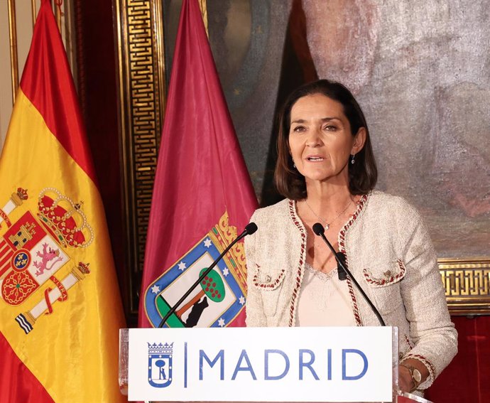 La portavoz del PSOE en el Ayuntamiento de Madrid, Reyes Maroto, durante una rueda de prensa posterior al Consejo y la Junta Local de Seguridad de la ciudad, en la Casa de la Villa, a 17 de febrero de 2025, en Madrid (España). Durante el encuentro, se pre