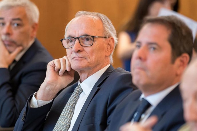 Archivo - El presidente del Consejo Económico Social de España (CES), Antón Costas