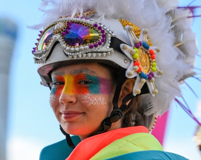 Concurso de gorros, desfile de comparsas y ruta de mayores con murgas, propuestas de El Faro en Carnaval.