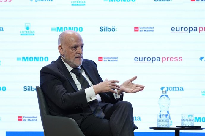 Javier Tebas, presidente da LaLiga, durante o Desayunos Deportivos Europa Press - Javier Tebas - celebrado no Auditório Meeting Place em 24 de fevereiro de 2025, em Madri, Espanha.