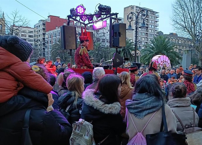 Espectáculo de calle de la 34 edición de Feten.