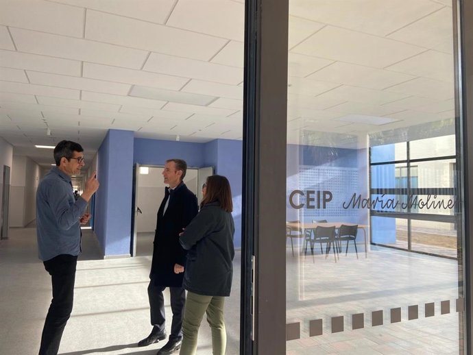 Prop de 600 alumnes de l'IES Berenguer Dalmau de Catarroja es reubiquen el CEIP Mestre Serrano-María Moliner de Mislata