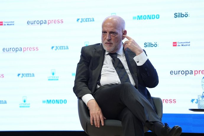 Javier Tebas, presidente da LaLiga, durante o Desayunos Deportivos Europa Press - Javier Tebas - celebrado no Auditório Meeting Place em 24 de fevereiro de 2025, em Madri, Espanha.