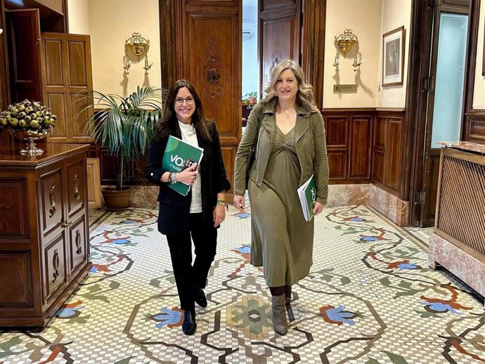 Mónica Rodríguez Gallego y Beatriz Sánchez Agustino, de Vox en Granada