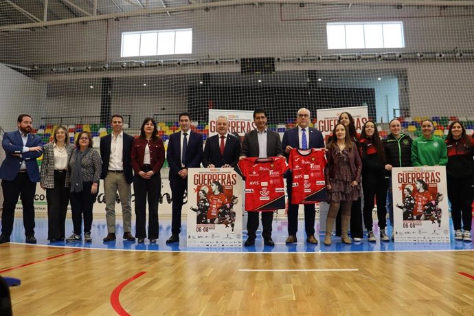 Presentación del cartel del partido internacional de la Selección Española de Balonmano Femenino en Manzanares.