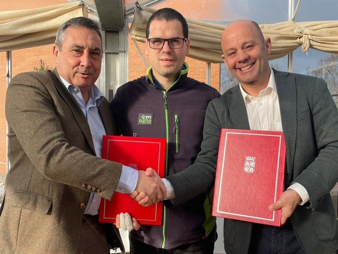 Firma del convenio entre Agricultura e Intras.