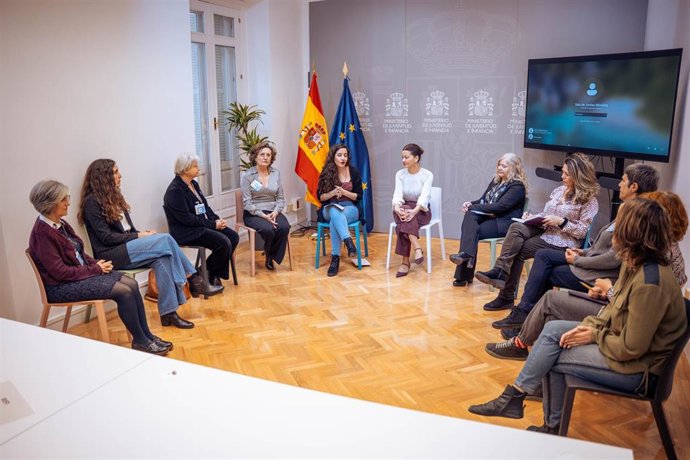 La ministra de Juventud e Infancia, Sira Rego, durante el acto de presentación del Grupo de Personas Expertas para aumentar la protección de las personas menores de edad frente a la violencia vicaria, a 24 de febrero de 2025, en Madrid (España).
