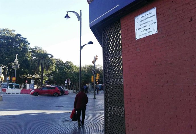 Archivo - Placa sitio lugar memoria histórica que recuerda en Málaga a Manuel García Caparrós