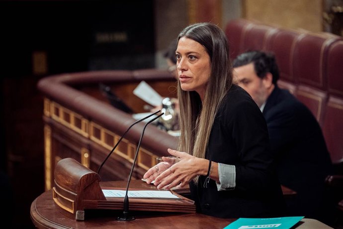 Archivo - Arquivo - A porta-voz da Junts no Congresso, Miriam Nogueras, fala durante uma sessão plenária extraordinária no Congresso dos Deputados, em 22 de janeiro de 2025, em Madri (Espanha).