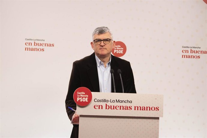 El presidente del Grupo Socialista en las Cortes de Castilla-La Mancha, Ángel Tomás Godoy.