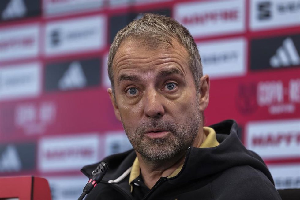 El entrenador del FC Barcelona, Hansi Flick, en rueda de prensa