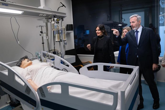 El presidente del Gobierno de Aragón, Jorge Azcón, durante la visita de este lunes al campus de la Universidad San Jorge en su vigésimo aniversario.