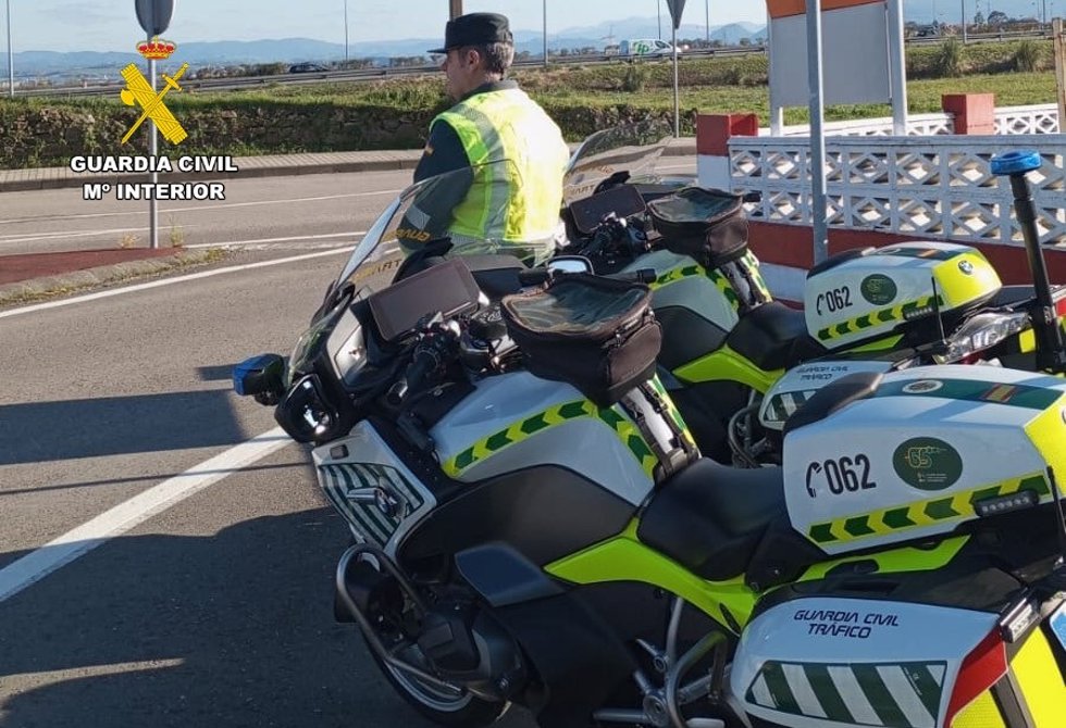 Archivo - Agente de la Guardia Civil de Tráfico