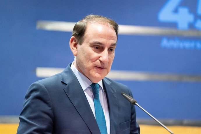 Archivo - El presidente de la Confederación de Empresarios de Andalucía (CEA), Javier González de Lara, en una imagen de archivo.