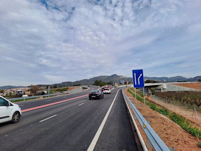 El vial que connecta Sant Vicenç dels Horts (Barcelona) amb l'A-2 