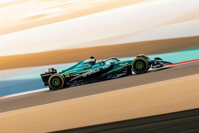 El canadiense Lance Stroll (Aston Martin), con el nuevo AMR25 en un test en Baréin.