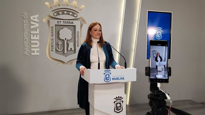 Archivo - La viceportavoz del PSOE en el Ayuntamiento de Huelva, María Teresa Flores.