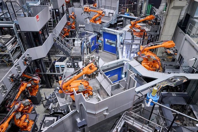 Fabricación de carcasas para motores eléctricos de 6ª generación en fundición de metales ligeros Landshut (Alemania).