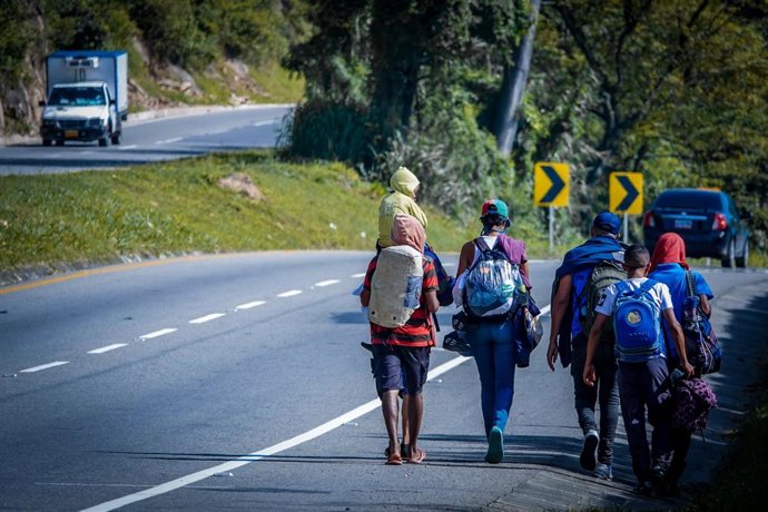 Archivo - Arquivo - Migrantes venezuelanos em uma foto de arquivo.