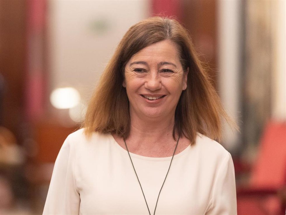 La presidenta del Congreso, Francina Armengol, a su llegada a una reunión de la Mesa del Congreso de los Diputados, a 18 de febrero de 2025, en Madrid (España).