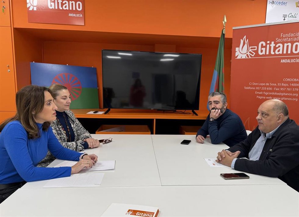 Verónica Marto y Eva Contador en el encuentro con la Fundación Secretariado Gitano de Córdoba.