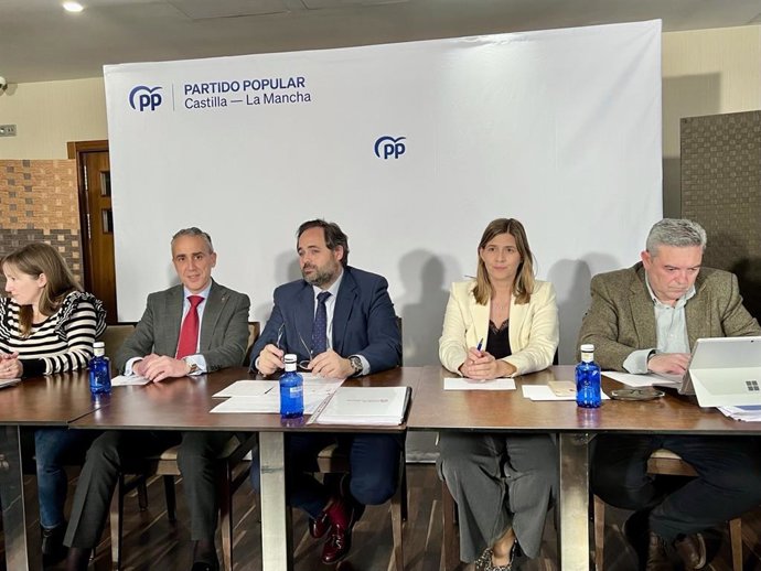 Reunión entre el equipo de Gobierno de Puertollano y el Grupo Popular en las Cortes de C-LM.