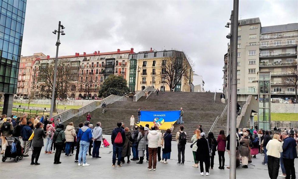 Acto en Bilbao en favor de una paz justa para Ucrania