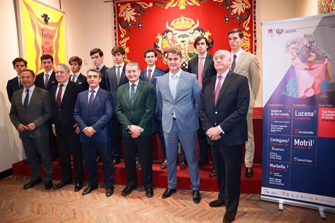 Foto familiar de la presentación del Circuito de Novilladas de Andalucía