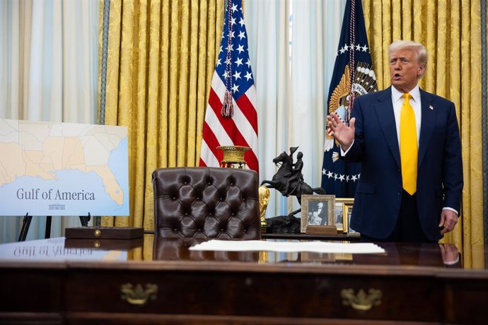 February 21, 2025, Washington, District Of Columbia, USA: United States President Donald Trump speaks with reporters in the Oval Office of the White House in Washington, DC, US, Friday, February 21, 2025