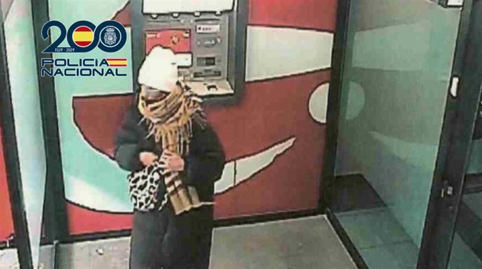 La Policía Nacional detiene a dos mujeres que se apoderaban de tarjetas de crédito de víctimas de avanzada edad