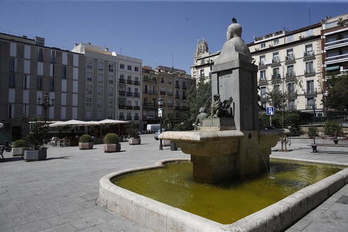 Archivo - Monumento al pensador carlista Juan Vázquez de Mella en la plaza de Pedro Zerolo en Madrid.