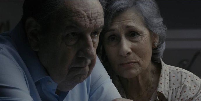 Fotograma de 'Parenostre' protagonizada por Josep Maria Pou y Carme Sansa